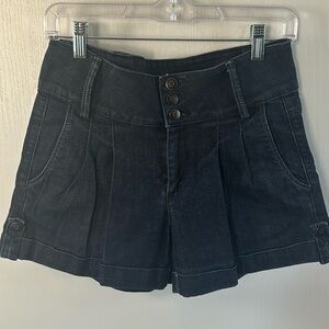 Hudson pleated shorts